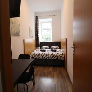Deluxe Studio